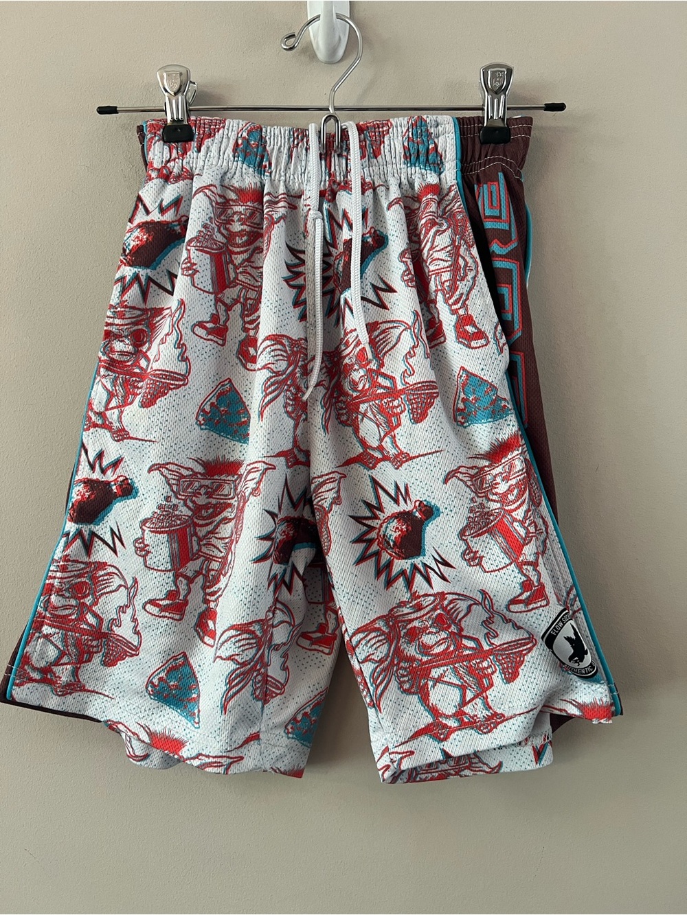 Flow society gremlin print lacrosse shorts boy size medium white